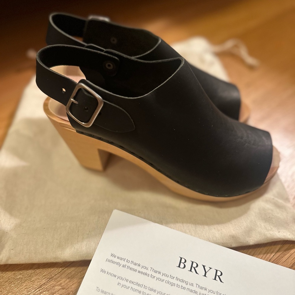 BRYR Open Toe Leather Heeled Clog
